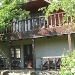 Tammekaennu House * Mammaste